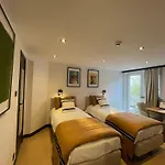 Hotel B&r Piano 2 - Louvain-la-neuve - Mont Saint Guibert 2*