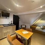 B&r Piano 2 - Louvain-la-neuve - Mont Saint Guibert 2* Corbais