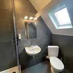 Hotel B&r Piano 2 - Louvain-la-neuve - Mont Saint Guibert Corbais