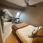 B&r Piano 2 - Louvain-la-neuve - Mont Saint Guibert 2*