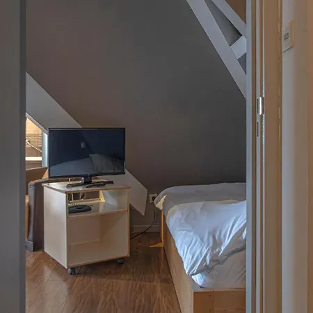 Otel Piano 2 - Mont-st-guibert - Louvain-la-neuve