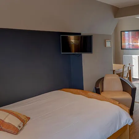 Hotel Piano 2 - Louvain-La-Neuve - Mont Saint Guibert 2* Corbais