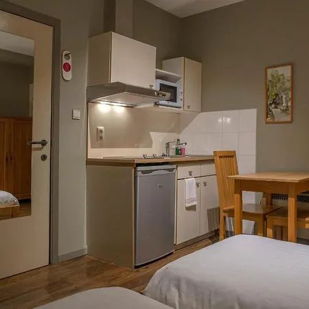 Hotel Piano 2 - Louvain-La-Neuve - Mont Saint Guibert 2*