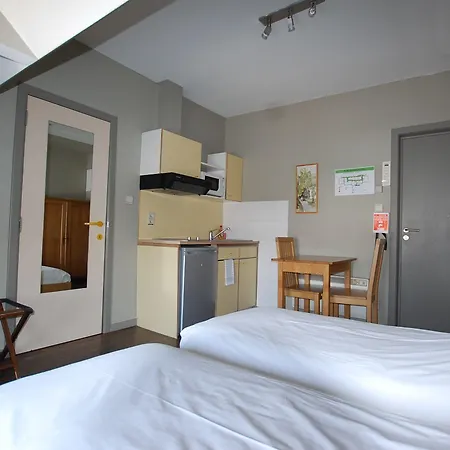 Hotel B&r Piano 2 - Louvain-la-neuve - Mont Saint Guibert 2*