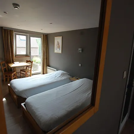 Hotel Piano 2 - Louvain-La-Neuve - Mont Saint Guibert Hotel 2*