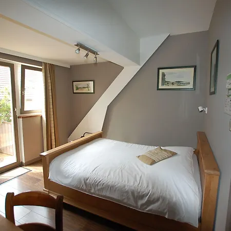 Hotel Hotel Piano 2 - Louvain-La-Neuve - Mont Saint Guibert 2*