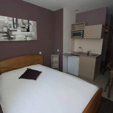 Hotel Piano 2 - Louvain-La-Neuve - Mont Saint Guibert 2* Corbais