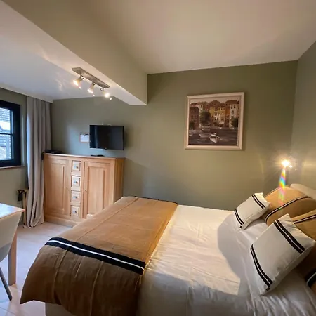 Hotel B&r Piano 2 - Louvain-la-neuve - Mont Saint Guibert 2*