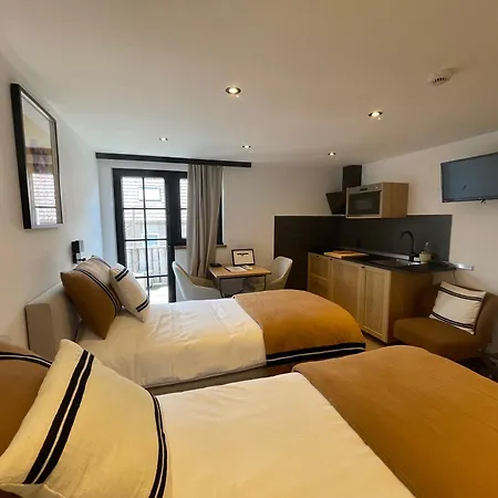 B&r Piano 2 - Louvain-la-neuve - Mont Saint Guibert Hotel 2*