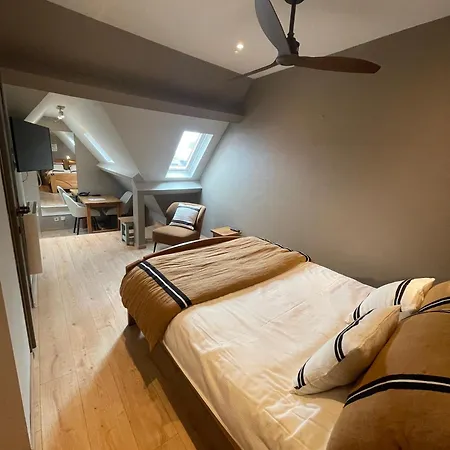 B&r Piano 2 - Louvain-la-neuve - Mont Saint Guibert 2*