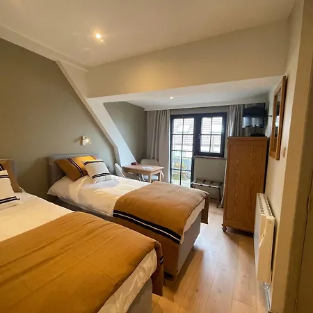 Hotel B&r Piano 2 - Louvain-la-neuve - Mont Saint Guibert 2*