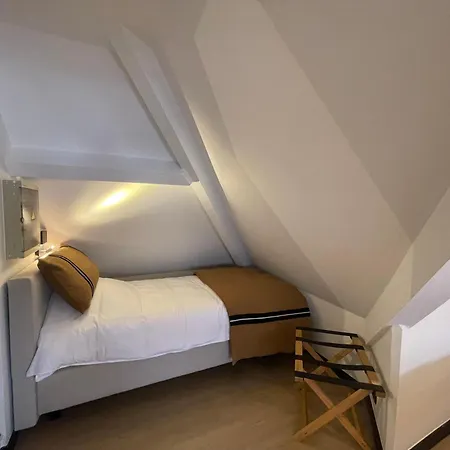 B&r Piano 2 - Louvain-la-neuve - Mont Saint Guibert 2*