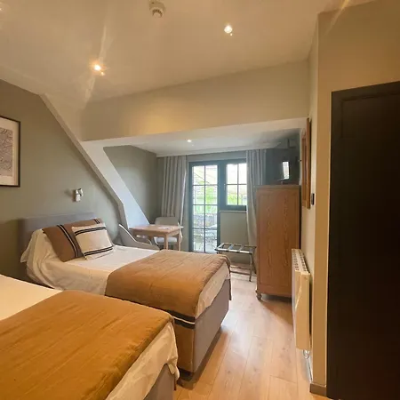 B&r Piano 2 - Louvain-la-neuve - Mont Saint Guibert Hotel