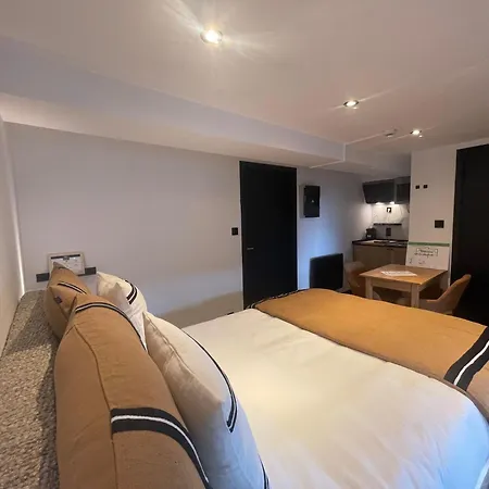 B&r Piano 2 - Louvain-la-neuve - Mont Saint Guibert Hotel 2*