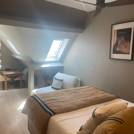 B&r Piano 2 - Louvain-la-neuve - Mont Saint Guibert 2*