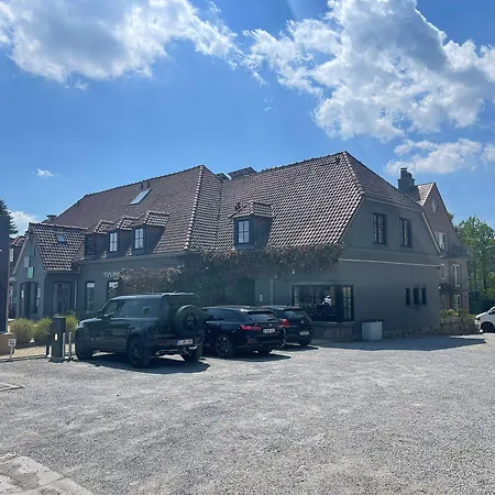 B&r Piano 2 - Louvain-la-neuve - Mont Saint Guibert 2* Corbais