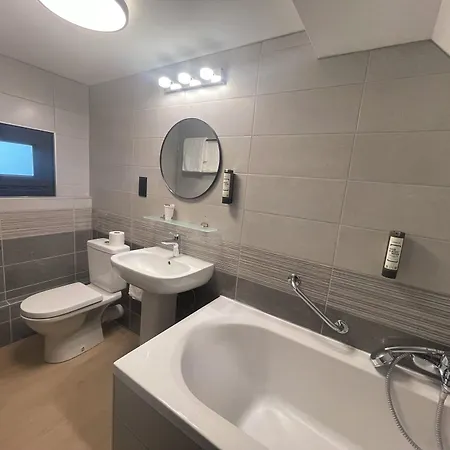 Hotel B&r Piano 2 - Louvain-la-neuve - Mont Saint Guibert 2*