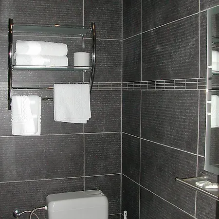 B&r Piano 2 - Louvain-la-neuve - Mont Saint Guibert 2* Corbais