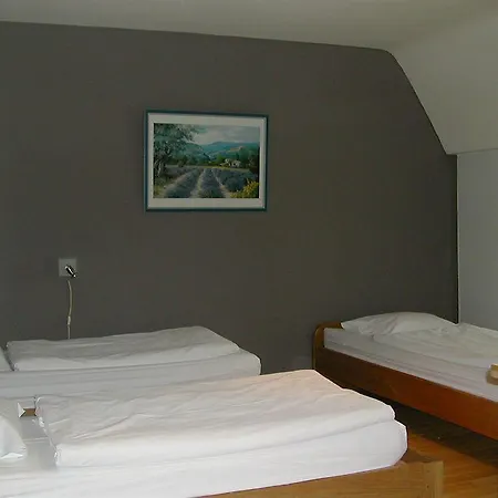 B&r Piano 2 - Louvain-la-neuve - Mont Saint Guibert 2*